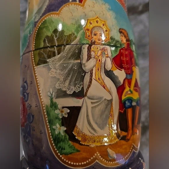 Incredible 10 Pc Wooden Russian Matryoshka Stacking Doll Set-Hand Painted (1999) - Picture 5 of 6